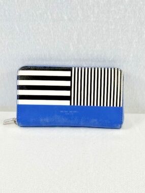 Henri Bendel Striped Zip-Around Cont. Wallet Saffiano Blue White Black Deadstock